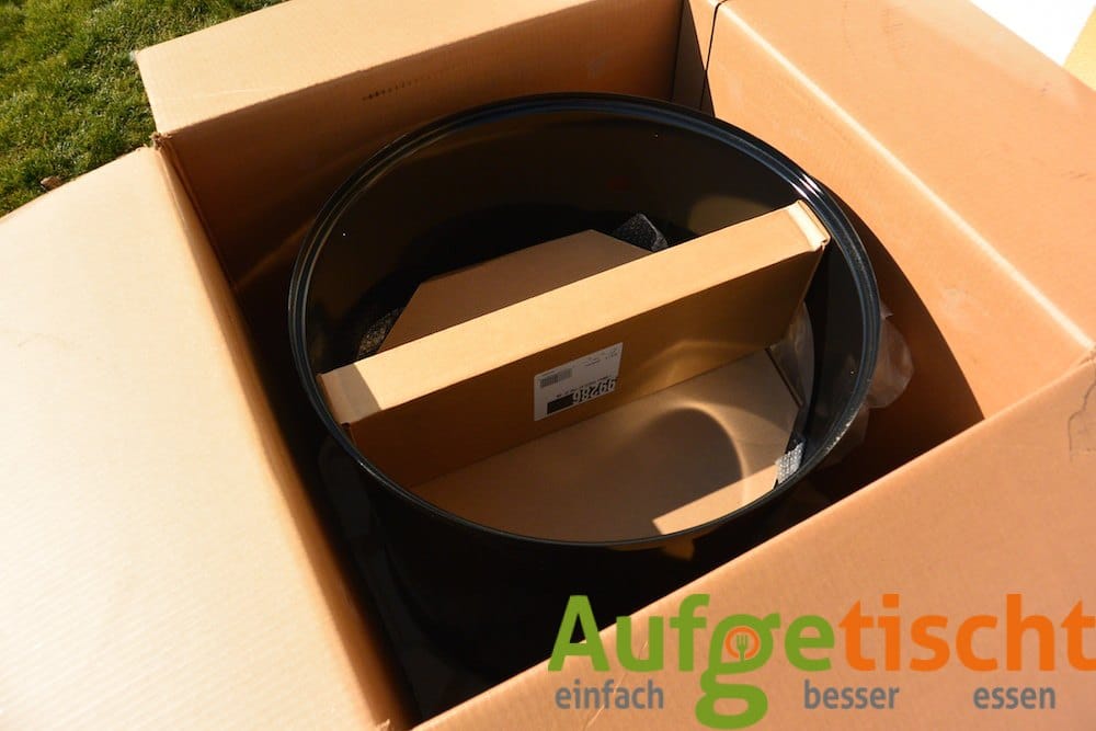 Weber Smokey Mountain Unboxing - smokey mountain unboxing 03 - 10 Weber Smokey Mountain Unboxing - smokey mountain unboxing 03 - 9