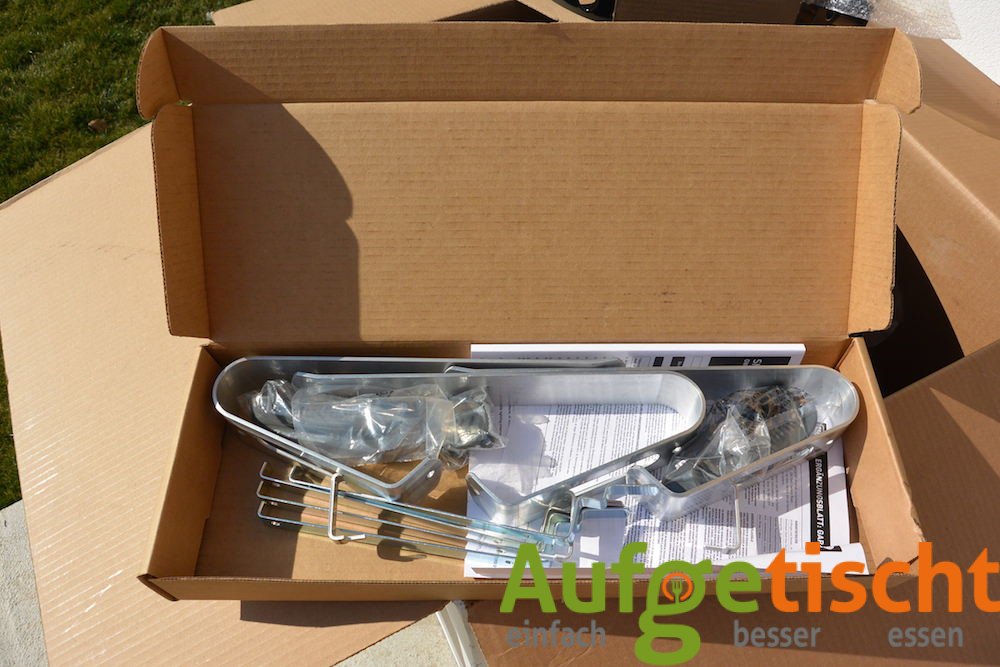 Weber Smokey Mountain Unboxing - smokey mountain unboxing 04 - 12 Weber Smokey Mountain Unboxing - smokey mountain unboxing 04 - 11