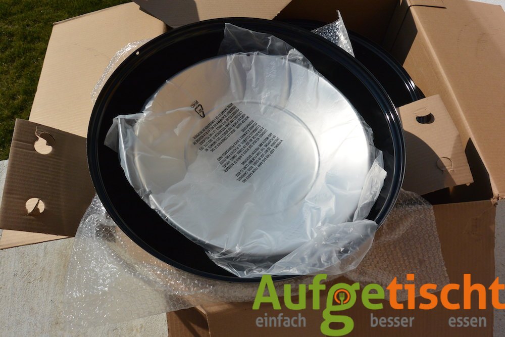 Weber Smokey Mountain Unboxing - smokey mountain unboxing 06 - 16 Weber Smokey Mountain Unboxing - smokey mountain unboxing 06 - 15