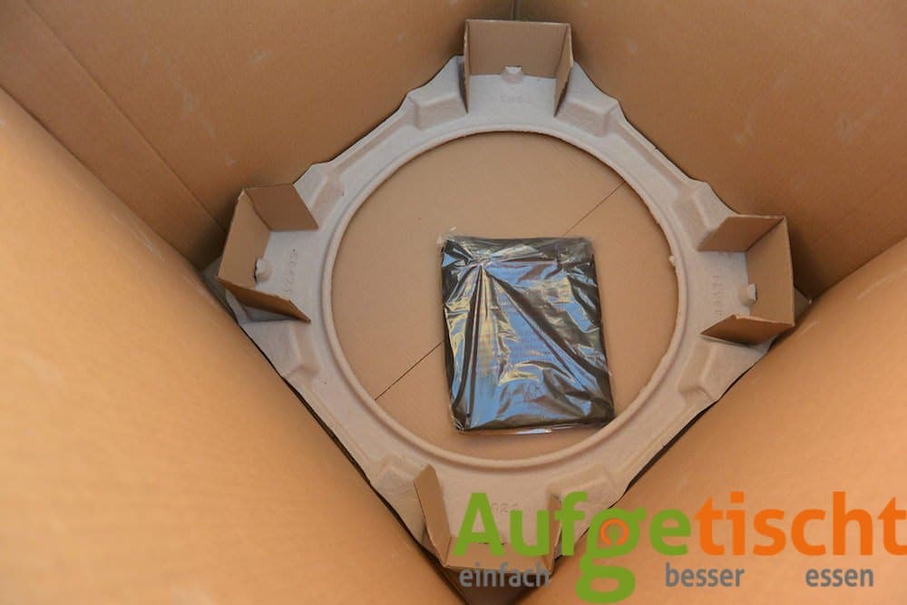 Weber Smokey Mountain Unboxing - smokey mountain unboxing 09 - 22 Weber Smokey Mountain Unboxing - smokey mountain unboxing 09 - 21