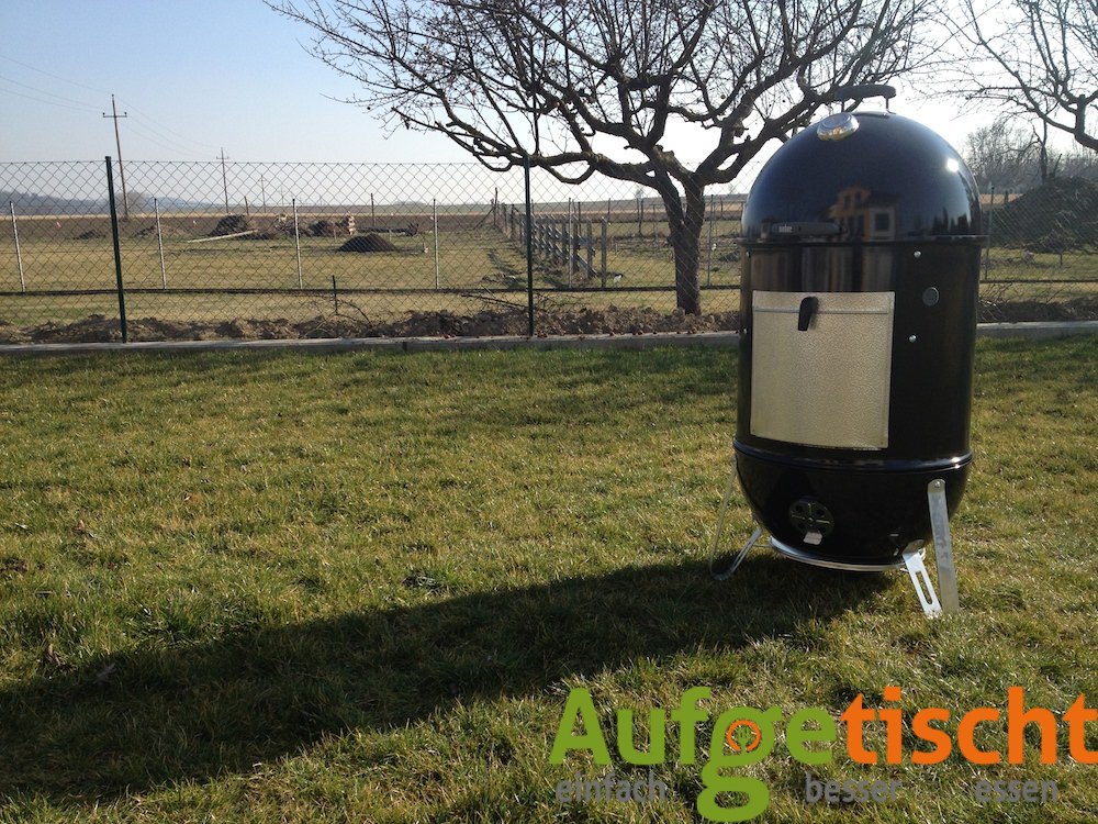 Weber Smokey Mountain Unboxing - smokey mountain unboxing 14 - 1