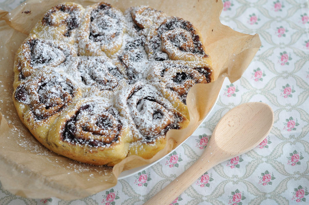 Heidelbeerschnecken aus dem Dutch Oven - nutella kirsch schnecken10 - 13 Heidelbeerschnecken aus dem Dutch Oven - nutella kirsch schnecken10 - 12