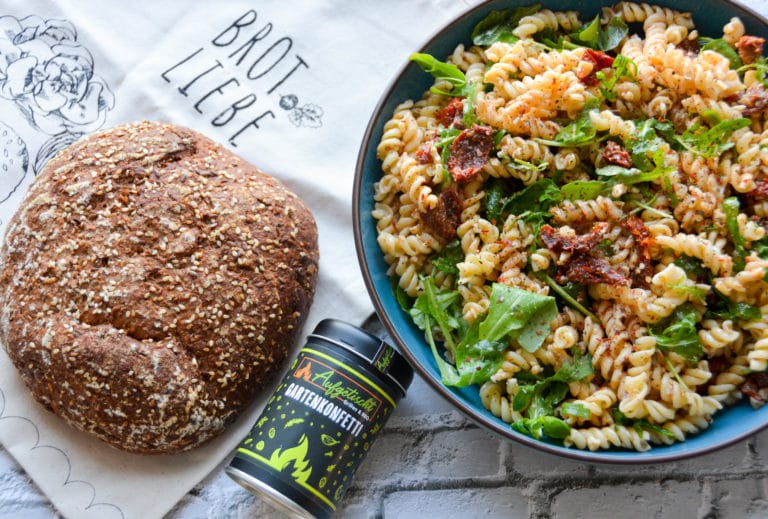 Mediterraner Nudelsalat mit Ruccola - mediterraner nudelsalat - 3 Mediterraner Nudelsalat