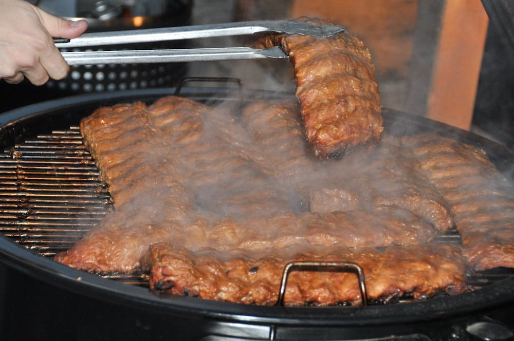 American BBQ mit Jamie Purviance und Adi Bittermann - weber american bbq 15 - 24 Geräucherte Spareribs