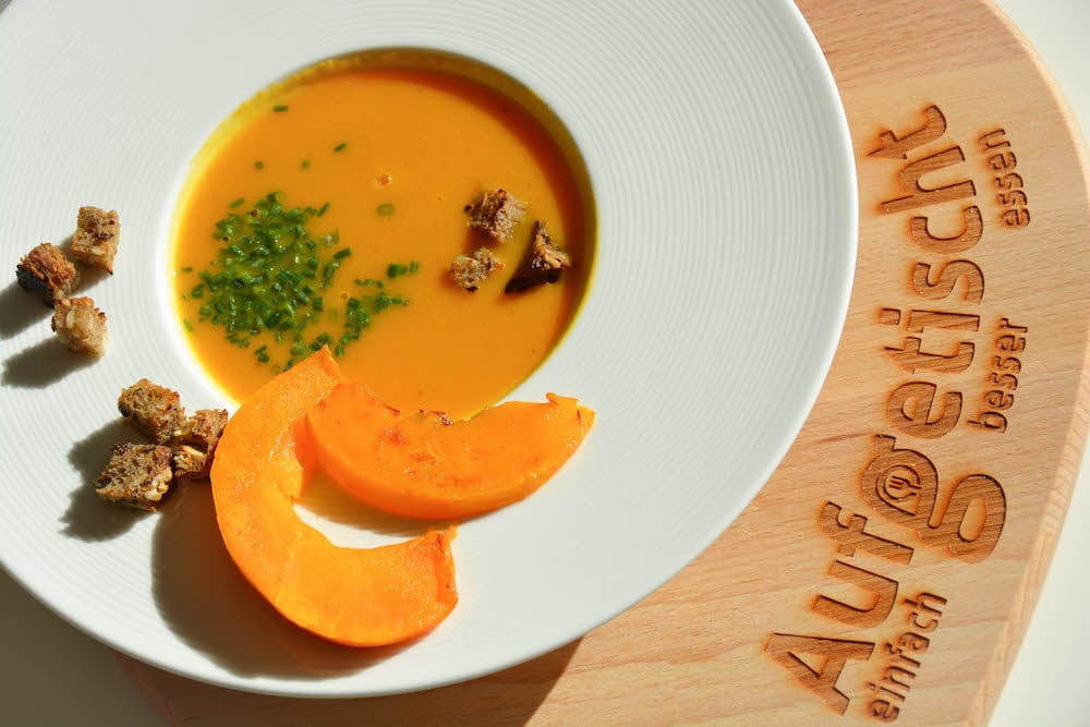 Geschmorter Butternuss Kürbis pikant gefüllt - kürbis karotten kokos suppe - 8 Geschmorter Butternuss Kürbis pikant gefüllt - kürbis karotten kokos suppe - 7