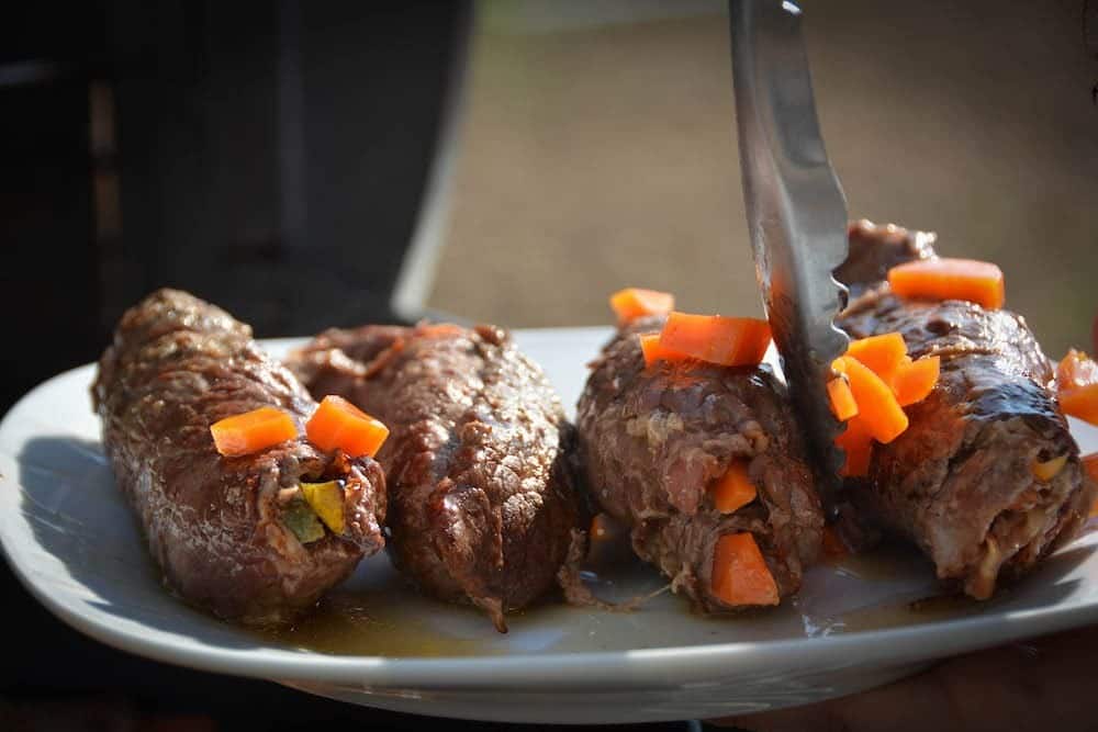 Perfekte Rindsrouladen aus dem Dutch Oven - rindsrouladen dutchoven 6 - 18 Rindsrouladen aus dem Weber Dutch Oven