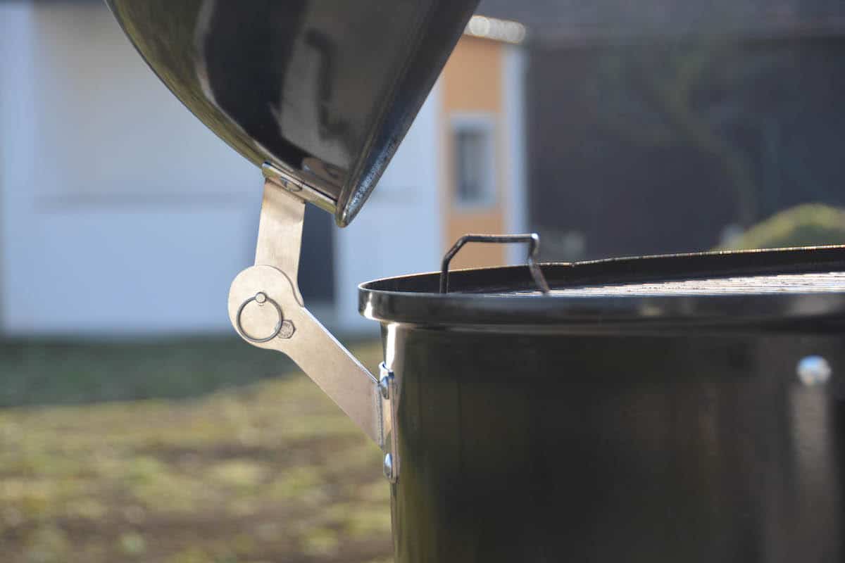 Weber Smokey Mountain Tuning - 12 Tipps wie du deinen Wassersmoker noch besser machst - wsm unkownbbq the hinge 06.jpg - 23 Weber Smokey Mountain Tuning - 12 Tipps wie du deinen Wassersmoker noch besser machst - wsm unkownbbq the hinge 06.jpg - 22