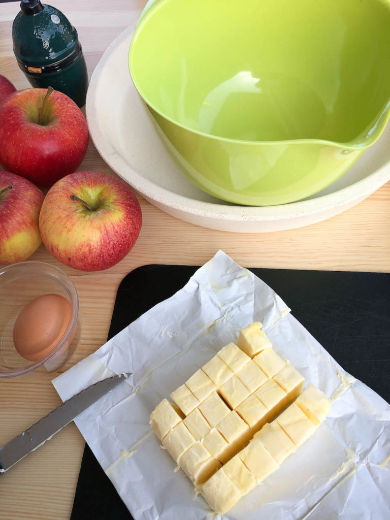 Warmer Apfelkuchen aus dem Big Green Egg - apple pie big green egg 7 - 8 Zutaten für frischen Apfelkuchen