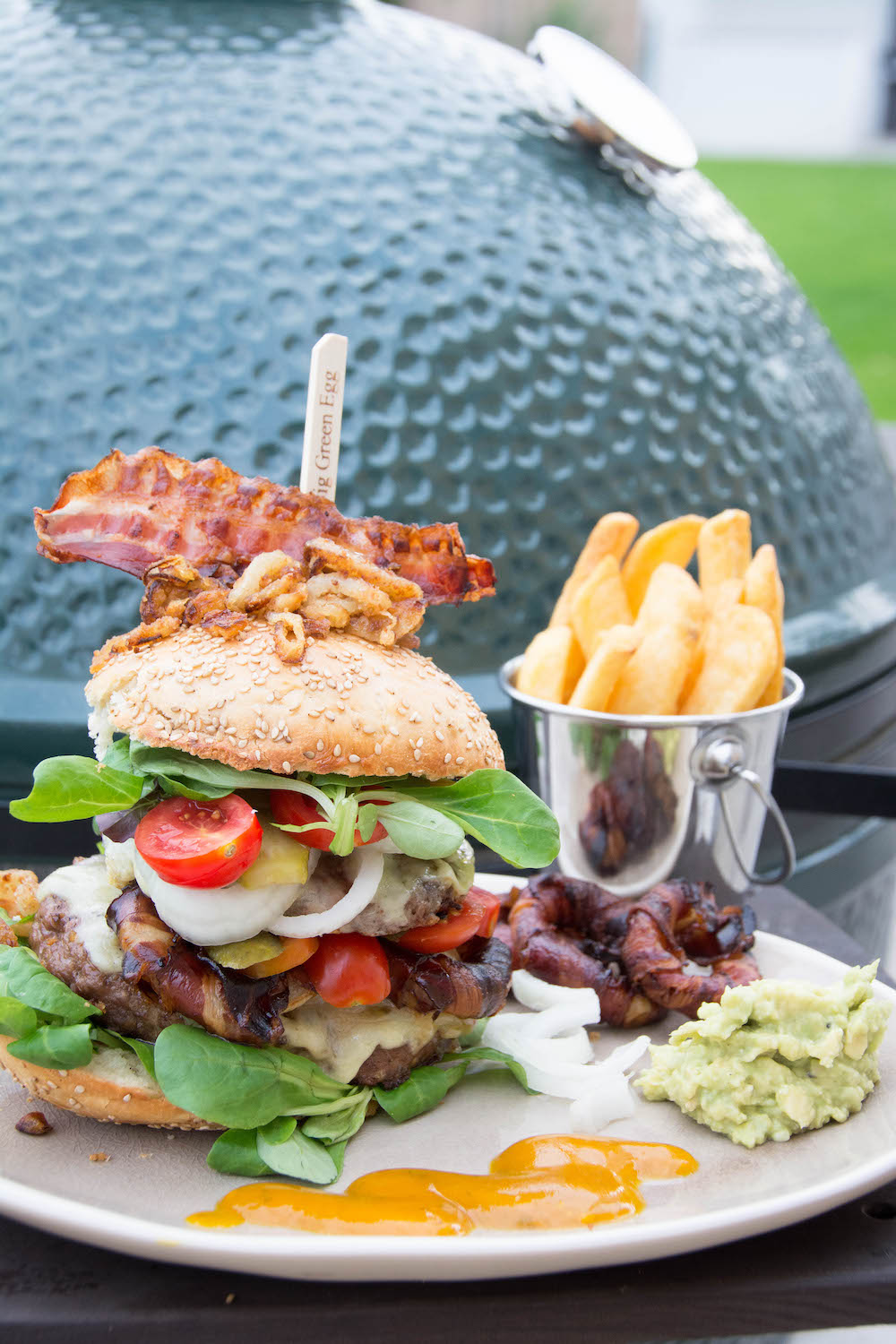 Jumbo Cheeseburger mit perfekten Burger Buns - jumbo cheeseburger 2 - 4 Jumbo Cheeseburger vom Grill