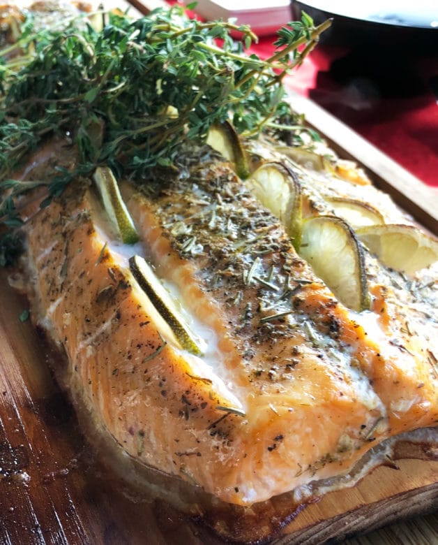 Pulled Lachsburger vom Grill mit Honig-Senfcreme - lachs zedernholzplanke - 6 Lachs am Grill für den Pulled Lachs Burger