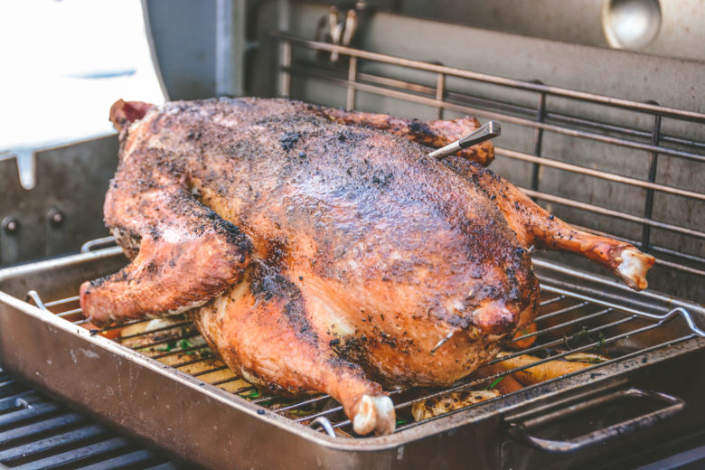 Gefüllte Weihnachtsgans vom Gasgrill - weihnachtsgans gasgrill 13 - 3 Zur Kerntemperaturmessung eignet sich das drahtlose Grillthermometer MEATER+ besonders gut