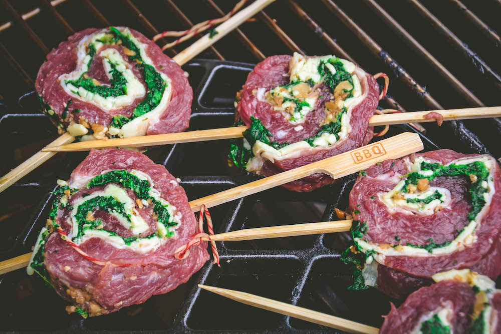 "Smashed Potatoes" - Knusprige Stampfkartoffeln vom Grill - flank steak pinwheels 014 - 12 "Smashed Potatoes" - Knusprige Stampfkartoffeln vom Grill - flank steak pinwheels 014 - 11