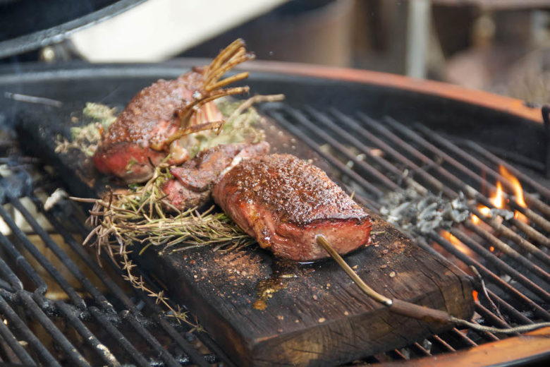 Der große Grillthermometer Ratgeber – Tests, Empfehlungen & Kaufberatung - grillkurs wild leo gradl 68 - 6 Grillthermometer auch bei zartem Wild im Einsatz
