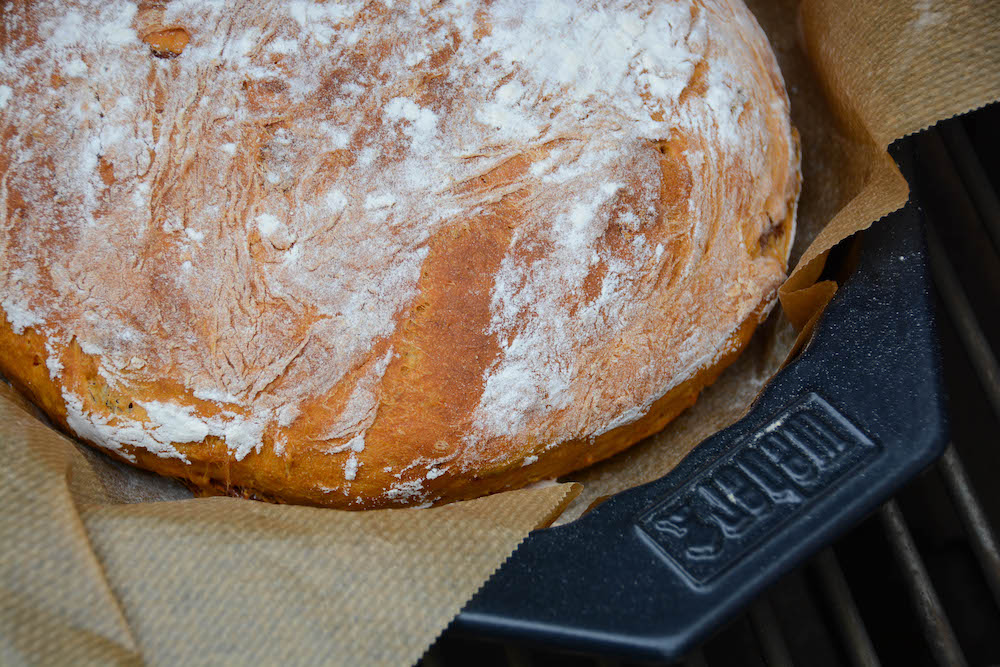 Schnelles Topfbrot für Anfänger - tomatenbrot vom grill 09 - 10 Italienisches Tomatenbrot vom Grill knusprig gebacken