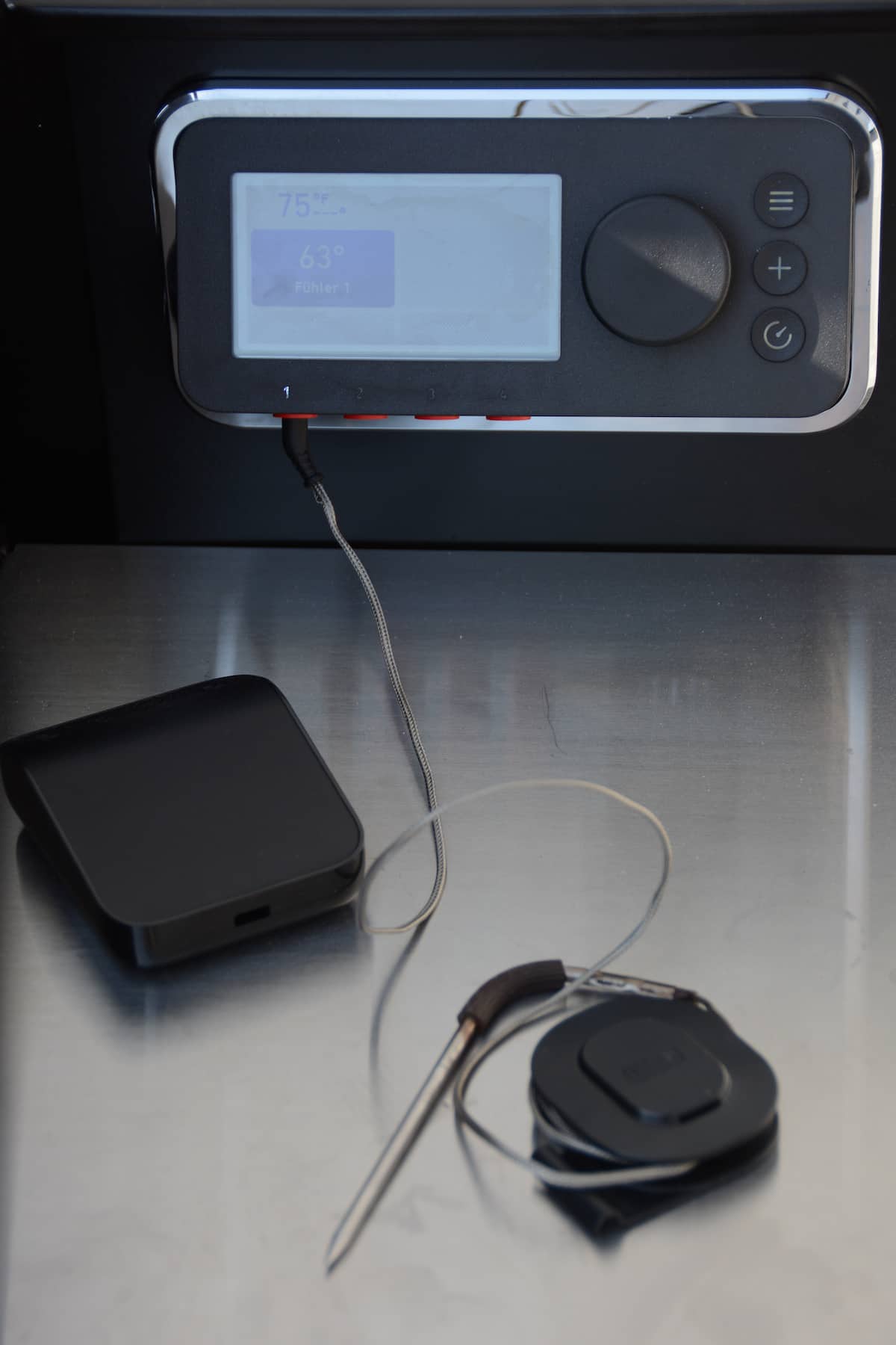 Weber Connect Smart Grilling Hub Unboxing & Testbericht - weber connect grilling hub 04 - 42 Weber Connect integriert in der SmokeFire Steuereinheit