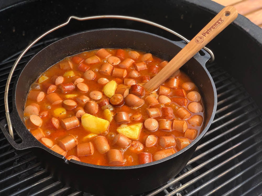 Kartoffelgulasch aus dem Dutch Oven - kartoffelgulasch dutch oven 02 - 6 Frisches Erdäpfelgulasch / Kartoffelgulasch aus dem Dutch Oven