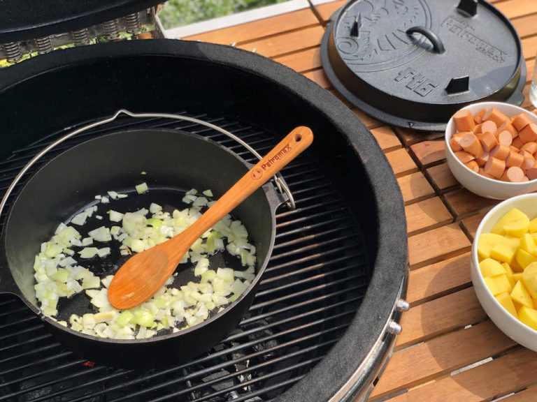 Kartoffelgulasch aus dem Dutch Oven - kartoffelgulasch dutch oven 11 1 - 11 Kartoffelgulasch aus dem Dutch Oven - kartoffelgulasch dutch oven 11 1 - 10