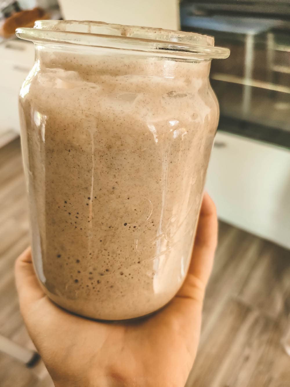 Sauerteig, die Basis für saftiges Brot - sauerteig ansetzen brot backen - 2 Sauerteig - ein gesunder Sauerteig wartet auf die Weiterverwendung