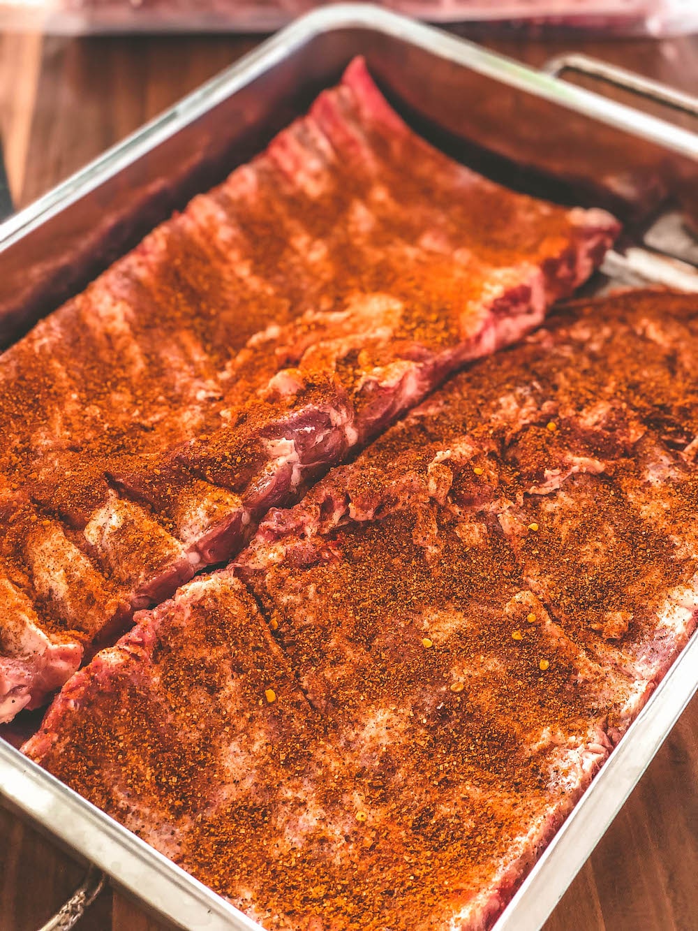 Der ultimative Ribs Guide - Alles was du über Rippchen wissen musst - ribs vom grill guide 29 1 - 27 St. Louis Cut Ribs / Ripperl in der IKEA Koncis Form mariniert