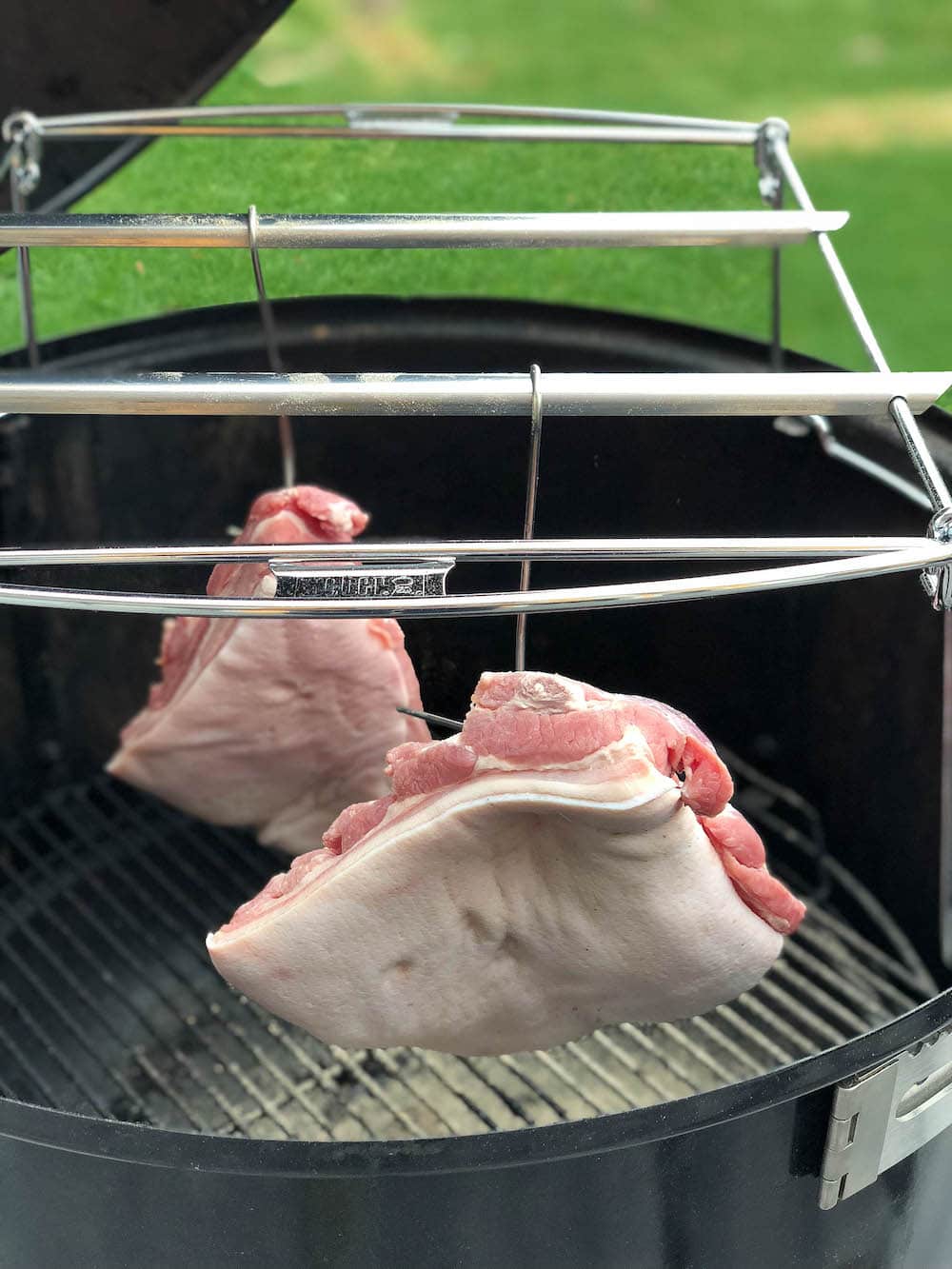 Räuchern ganz einfach - Räuchermethoden am Grill - speck räuchern - 43 Speck räuchern im WSM mit der Räuchereinheit