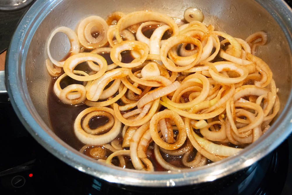 Karamellisierte Balsamico Zwiebel - balsamico zwiebel 04 - 7 Balsamico Zwiebel beim Einreduzieren
