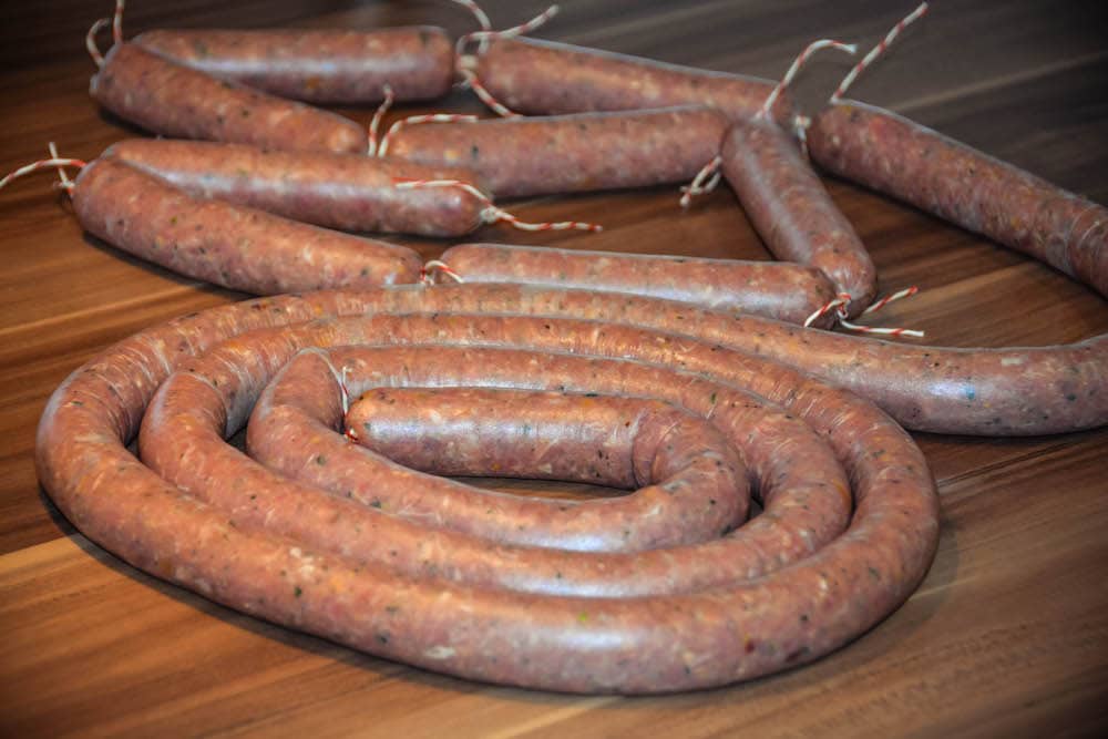 Beer Brats mit selbstgemachten Bratwürsten - bratwurst selbstgemacht 26 - 4 Selbstgemachte Bratwurst mit Nüssen & Früchten