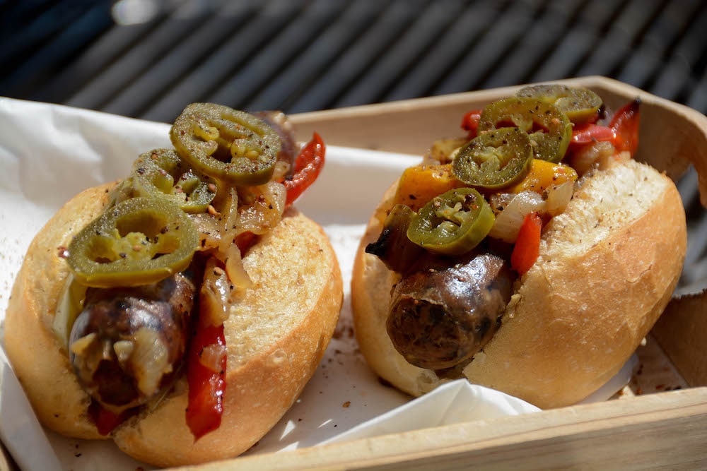 Beer Brats mit selbstgemachten Bratwürsten - beer brats 01 - 5 Beer Brats aus der Feuerpfanne vom Grill