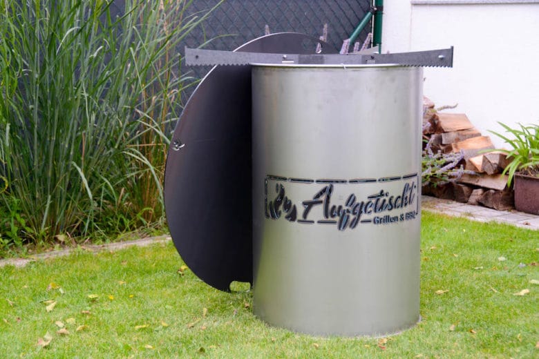Grilltrend Feuerplatte - Ratgeber, Kaufberatung & Erfahrungen - feuerplatte einbrennen ratgeber 03 - 12 Feuertonne mit persönlichem Logo , Auflageeisen und Feuerplatte