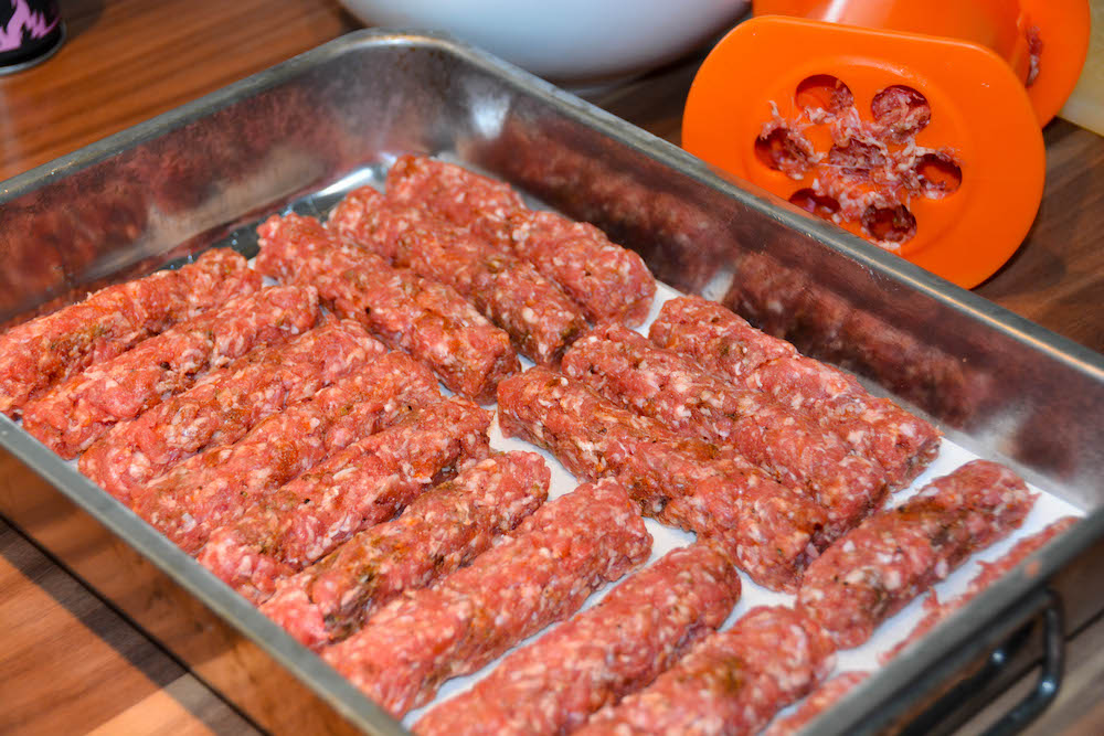 Original Cevapcici Rezept vom Grill - cevapcici vom grill 10 - 15 Fertig gepresste Cevapcici durch den Cevapomaker