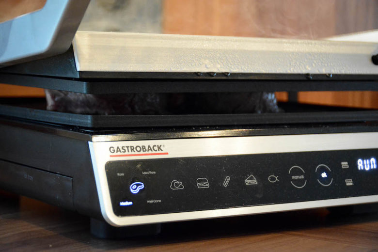 Der neue Gastroback Design BBQ Advanced Smart Grill - gastroback steaktest 04 - 3 Steaks grillen im Gastroback Design BBQ Advanced Smart Tischgrill / Kontaktgrill