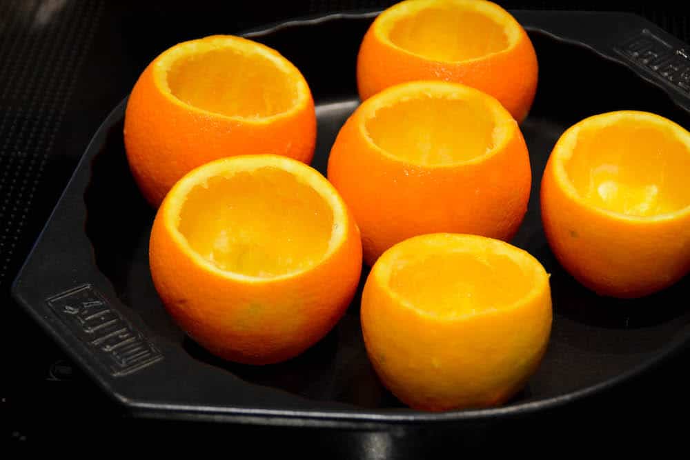 Saftiger Schokokuchen aus der Orangenschale - schokokuchen orangenschale 12 - 15 Orangen aushöhlen für den Schokokuchen vom Grill