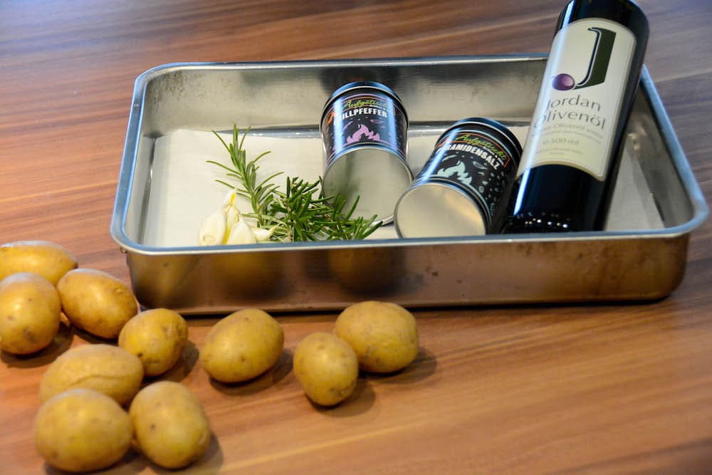 "Smashed Potatoes" - Knusprige Stampfkartoffeln vom Grill - smashed potatoes 03 - 15 Zutaten für die Smashed Potatoes