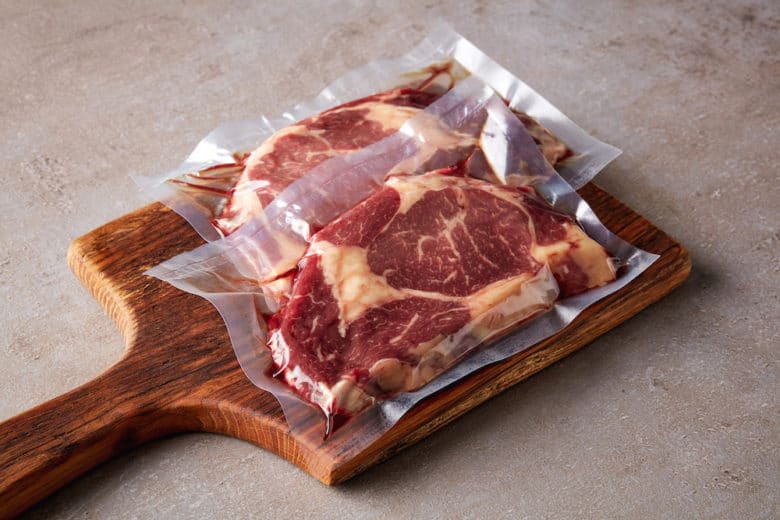 Der perfekte Vakuumierer Ratgeber: Wissenswertes, Kaufberatung, Empfehlung - fleisch online kaufen 09 - 7 Vakuumierte Steaks