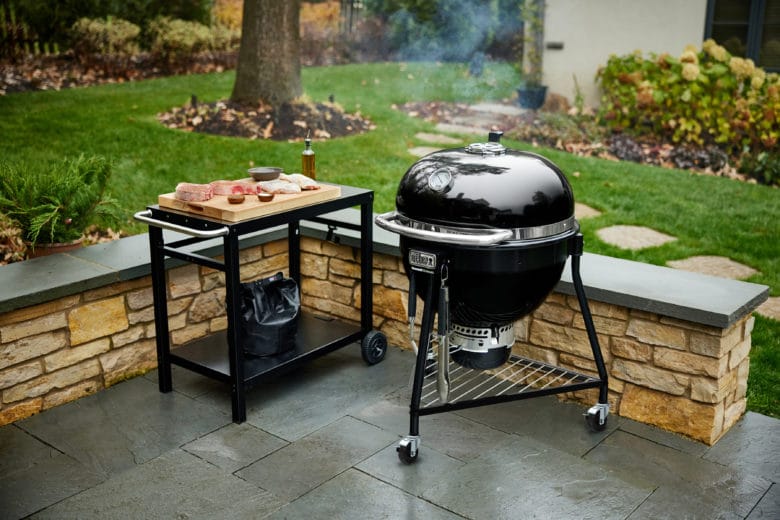 Grillneuheiten 2021 bei Weber - Summit Kamado E6 Mood 7 rgb - 2 Weber Summit Kamado