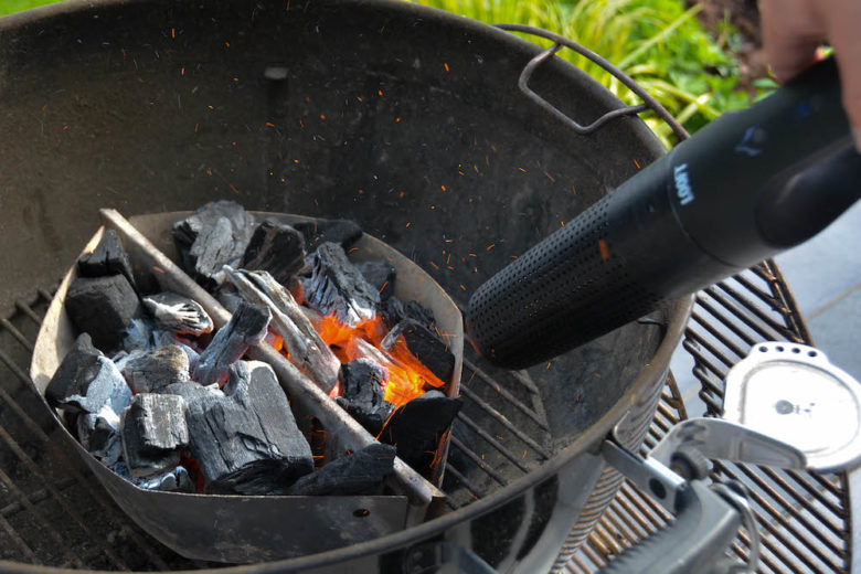 Looft Lighter X mit Akku - Der Power Grillanzünder - looftlighter x 10 - 6 Looft Lighter X in der Anwendung