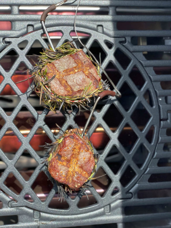 Weber Genesis II EX-335 GBS Smart Grill - steaks genesis smartgrill 09 - 8 Das neue Grill Modul im Test am Weber Genesis II EX-335 GBS - mit beiden Temperaturfühler gekoppelt