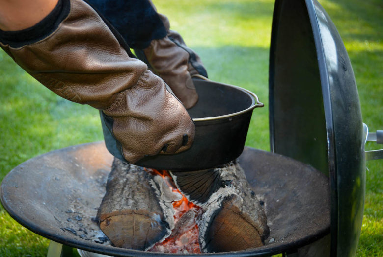 Hochwertige Grillhandschuhe von Rohleder - rohleder dutchoven 20 - 2 Rohleder Grillhandschuhe
