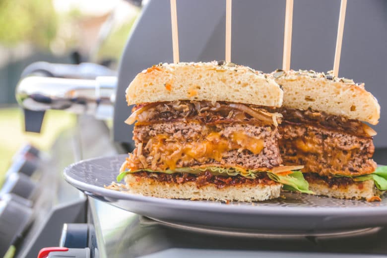 Die besten Tipps für den perfekten Burger - burger kartoffelbuns 009 - 21 Kartoffelbuns mit Stuffed Burger Patties - gefüllt mit Cheddar, Röstzwiebel & Bacon