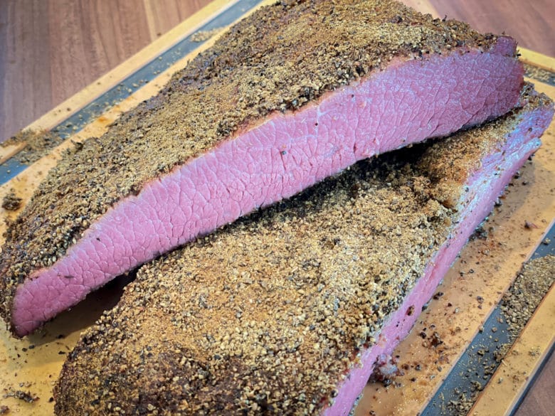 Pastrami auf Kohlrabi-Apfelsalat & Vinaigrette - pastrami selbstgemacht 11 - 2 frisches Pastrami aus dem Smoker