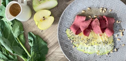 Pastrami auf Kohlrabi-Apfelsalat mit Vinaigrette