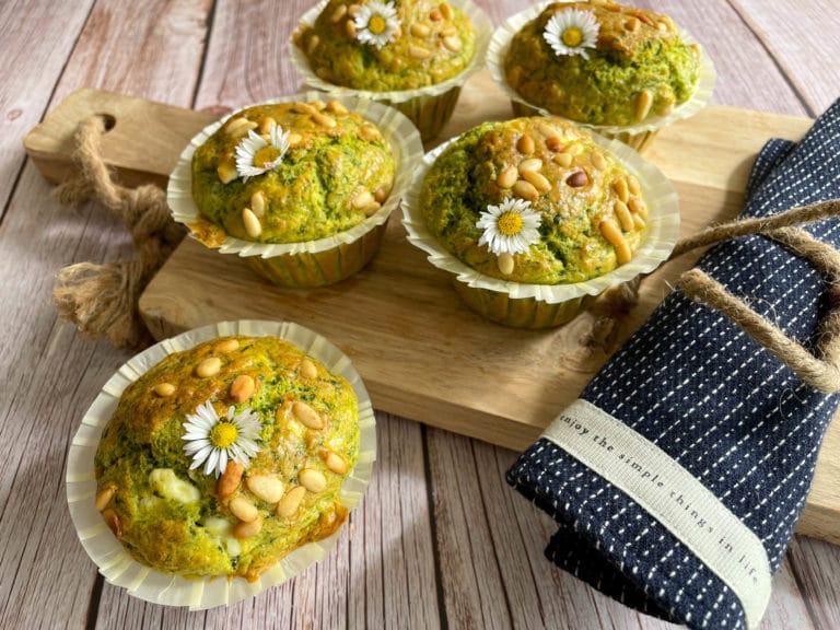 Saftige Bärlauchmuffins mit Pinienkernen - baerlauch muffins 11 - 14 Bärlauchmuffins mit Pinienkernen