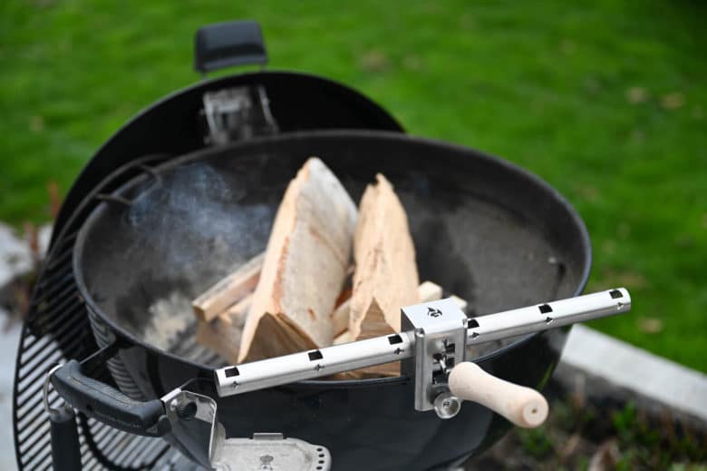 Steckerlfisch Grillen in 2 Varianten - steckerlfisch kraeuter 12 - 11 Steckerlfisch Aufsatz am Kugelgrill - Bitte das Gewicht beachten!