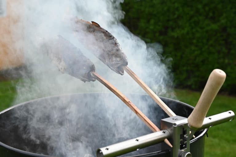 Steckerlfisch Grillen in 2 Varianten - steckerlfisch paprika 24 - 33 Der finale Abschluss des Steckerlfisch über dem Feuer