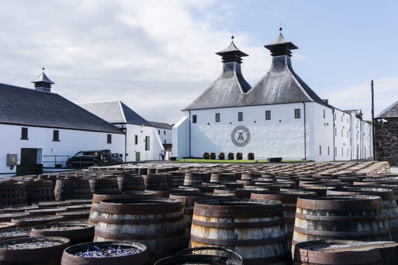 Die 10 besten Islay Whiskys - islay whisky 02 - 3 Whisky Destillerie auf Islay - Ardbeg