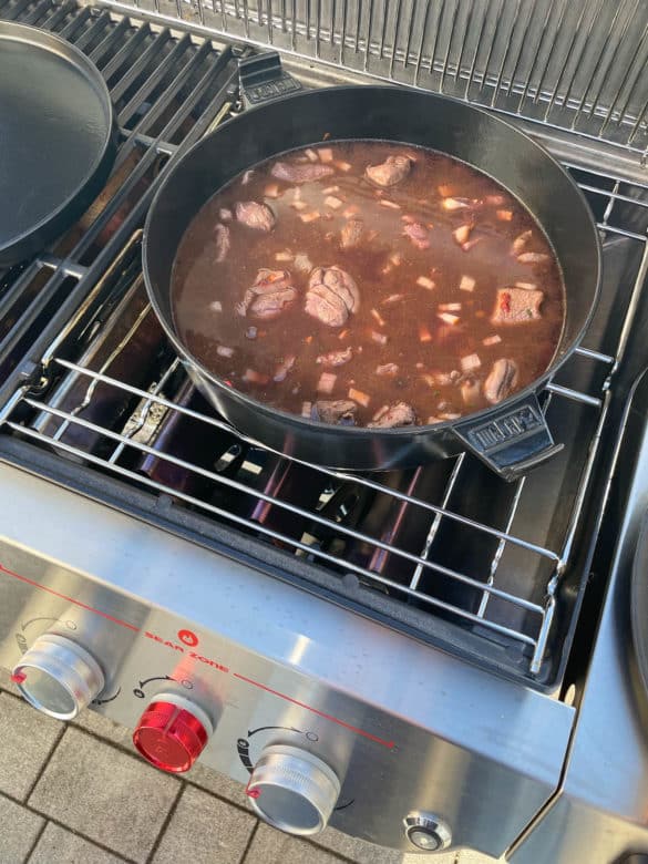 Weber Genesis EPX-435 Gasgrill - hirschragout schoko cranberries 10 - 11 Sear Zone im Weber Genesis EPX-435 perfekt genutzt