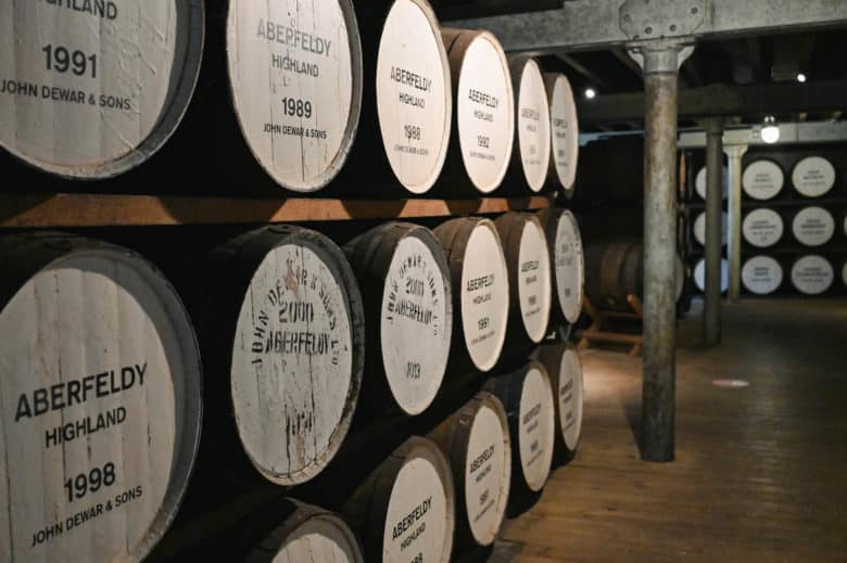 Whisky Wissen - Das Wichtigste für Einsteiger - dewars distillery 26 - 12 Whisky Wissen - Das Wichtigste für Einsteiger - dewars distillery 26 - 11