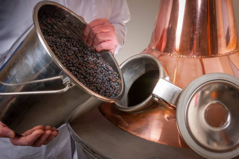 Alles was du über Gin wissen solltest - gin herstellung - 6 Gin Herstellung