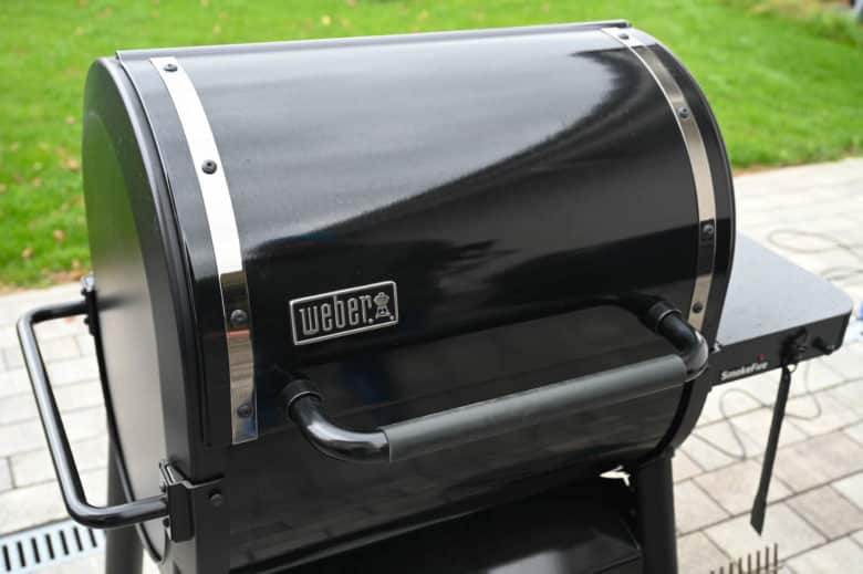 Zartrosa geräucherte Hirschmedaillons mit Marillenrisotto und Maroni - smoke fire stealth 01 - 9 Hirschmedaillons und Risotto diesmal um Weber SmokeFire