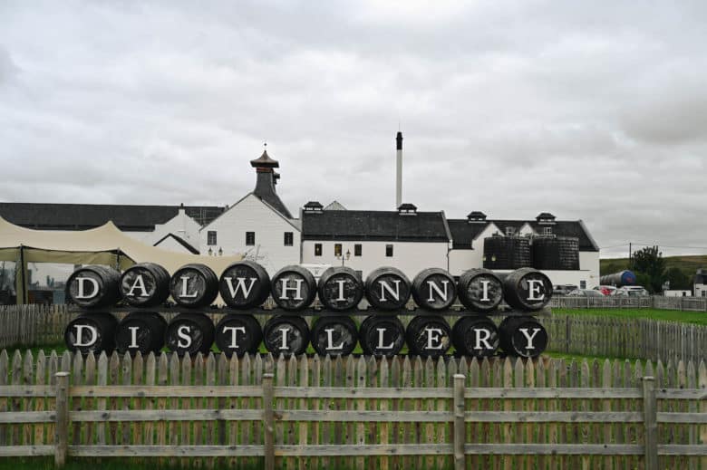 Die 8 besten Whisky Destillerien in den zentralen Highlands - dalwhinnie destillerie 01 - 12 Unser nächster Stopp: Die Dalwhinnie Destillerie in den zentralen Highlands