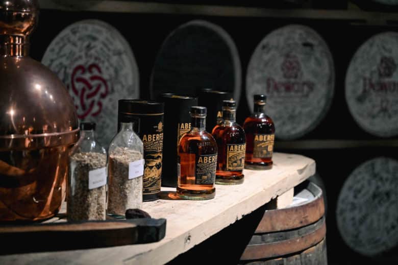 Die 8 besten Whisky Destillerien in den zentralen Highlands - dewars distillery 18 - 4 Die Aberfeldy Whisky Destillerie in den zentralen Highlands